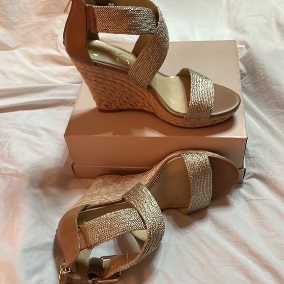 Jessica Simpson - Picture 2 of 4